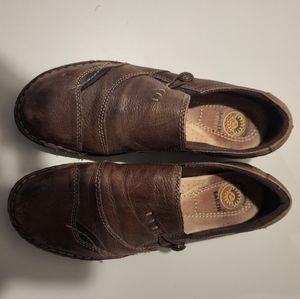Earth Spirit Womans 7.5 Leather Brown Loafers